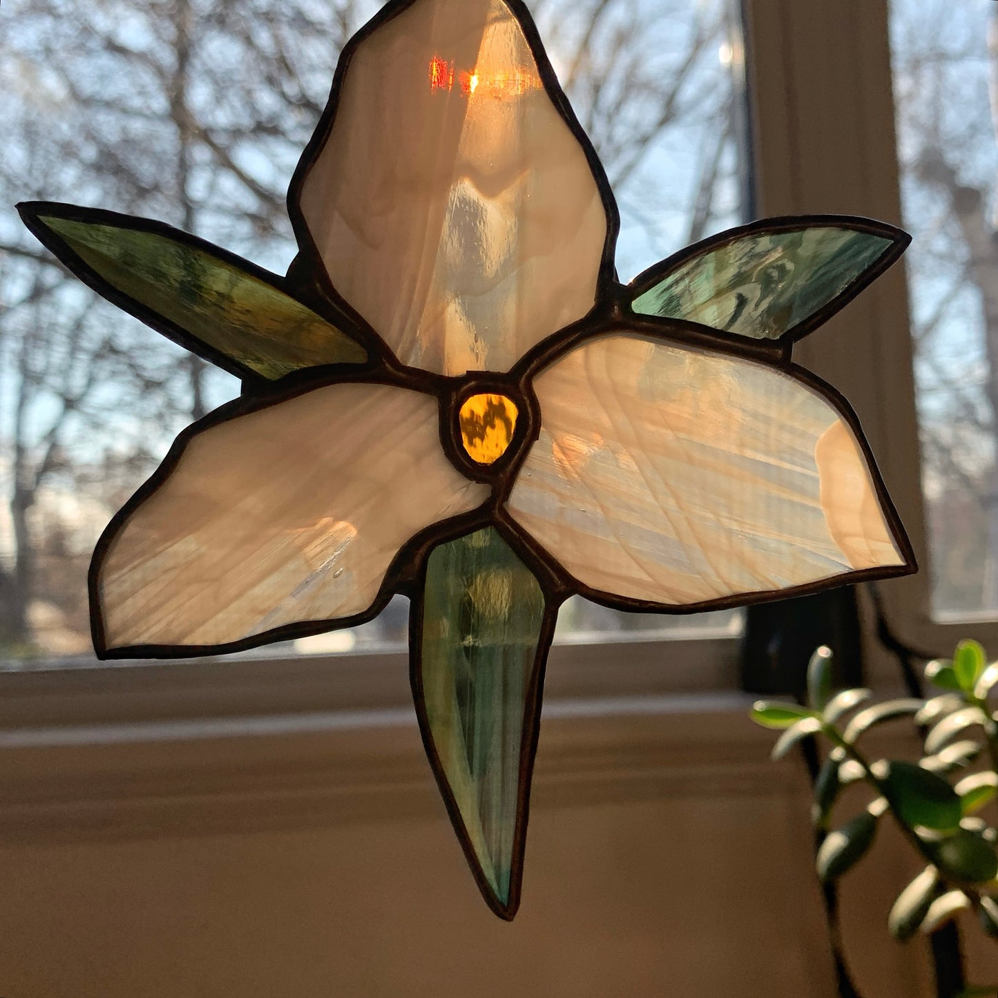 Trillium Wildflower • Soft Pink/Amber