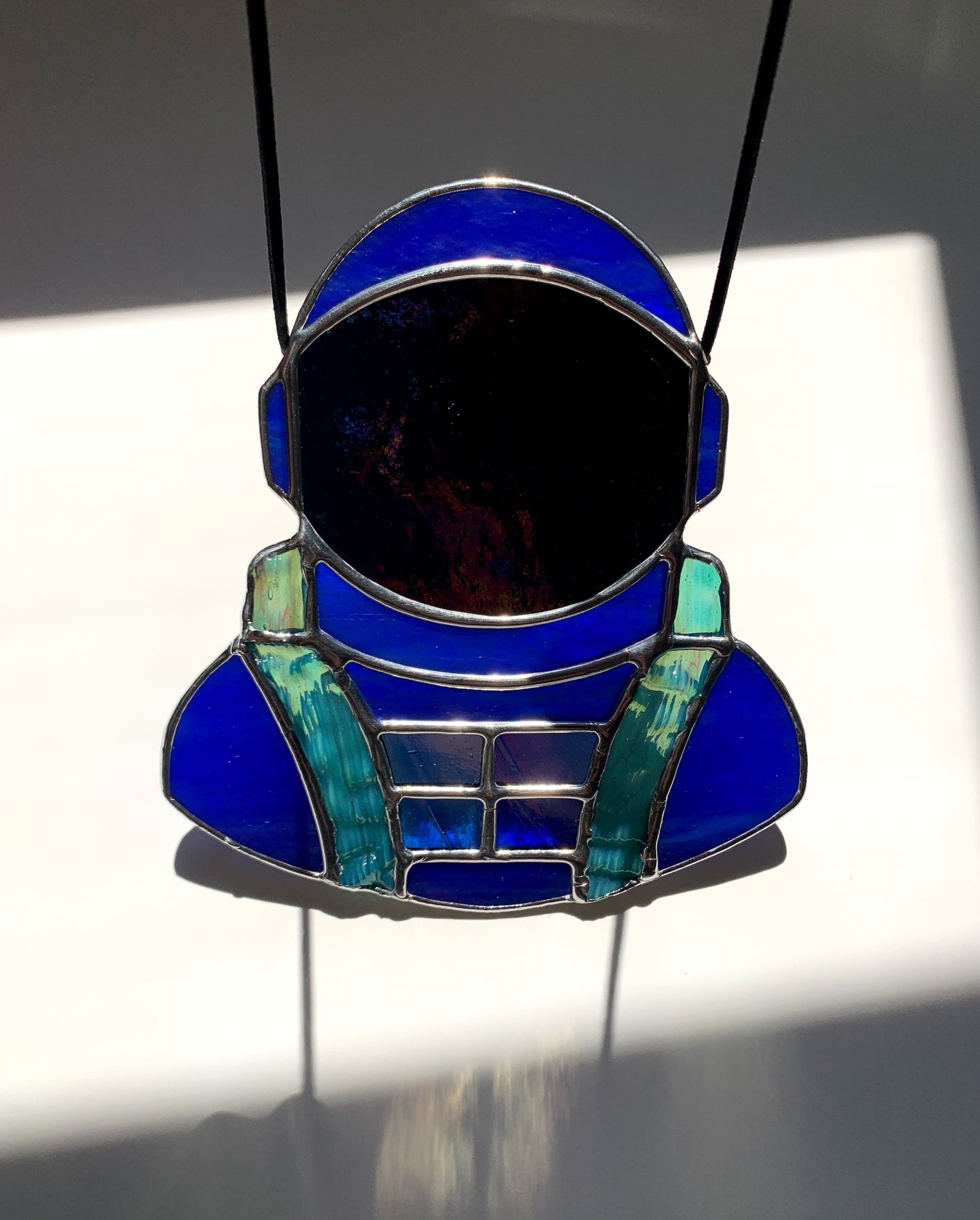 Astronaut • Iridescent Royal Blue