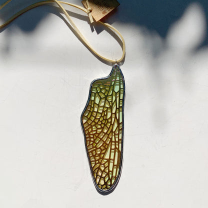 Dragonfly Hindwing • Iridescent Etched Clear
