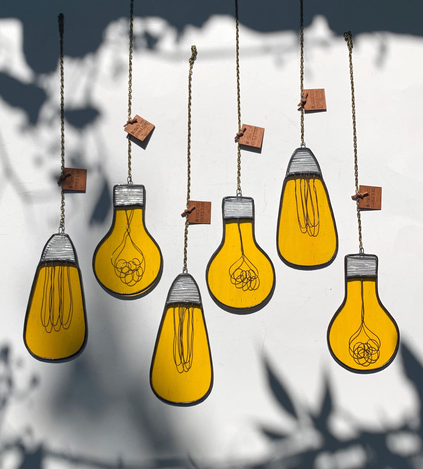 Vintage Lightbulb • Round