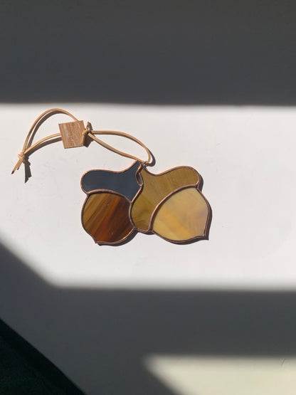 Acorn Duo (5” x 3”)