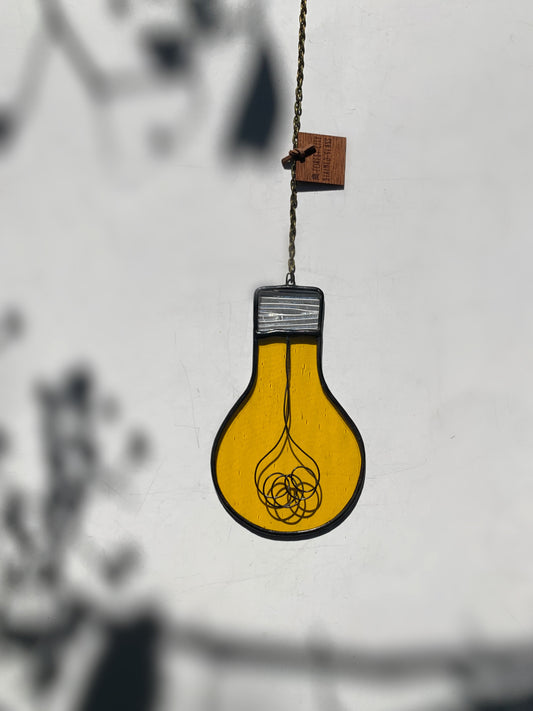 Vintage Lightbulb • Round